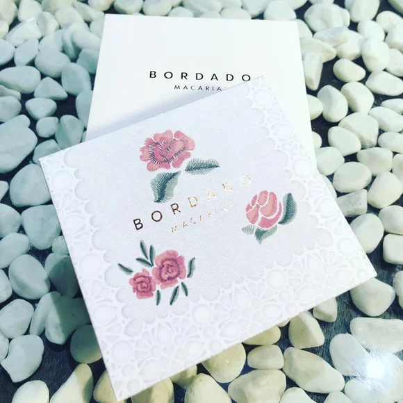 Eyeshadow palette by Macaria - Picture 4 of 5